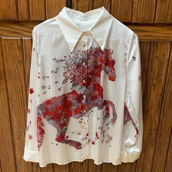 Your Kiss is Cosmic shirt Tops - Your Kiss is Cosmic women’s blouse Size M